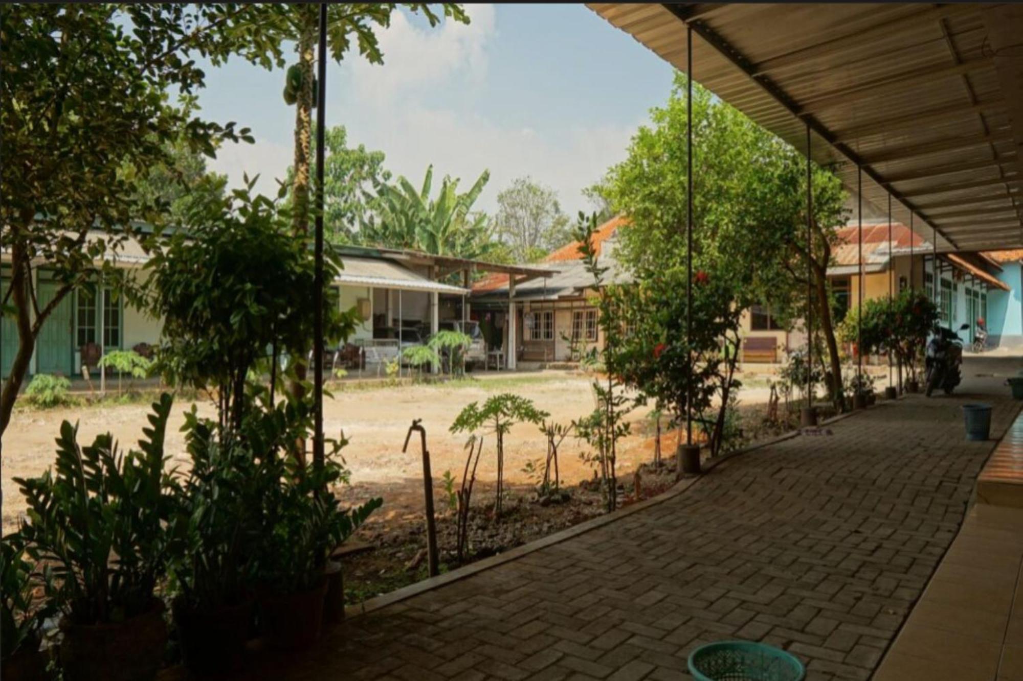 Spot On 93611 Kost Pak Suyatno Syariah 2 Hotel Ponorogo Exterior photo