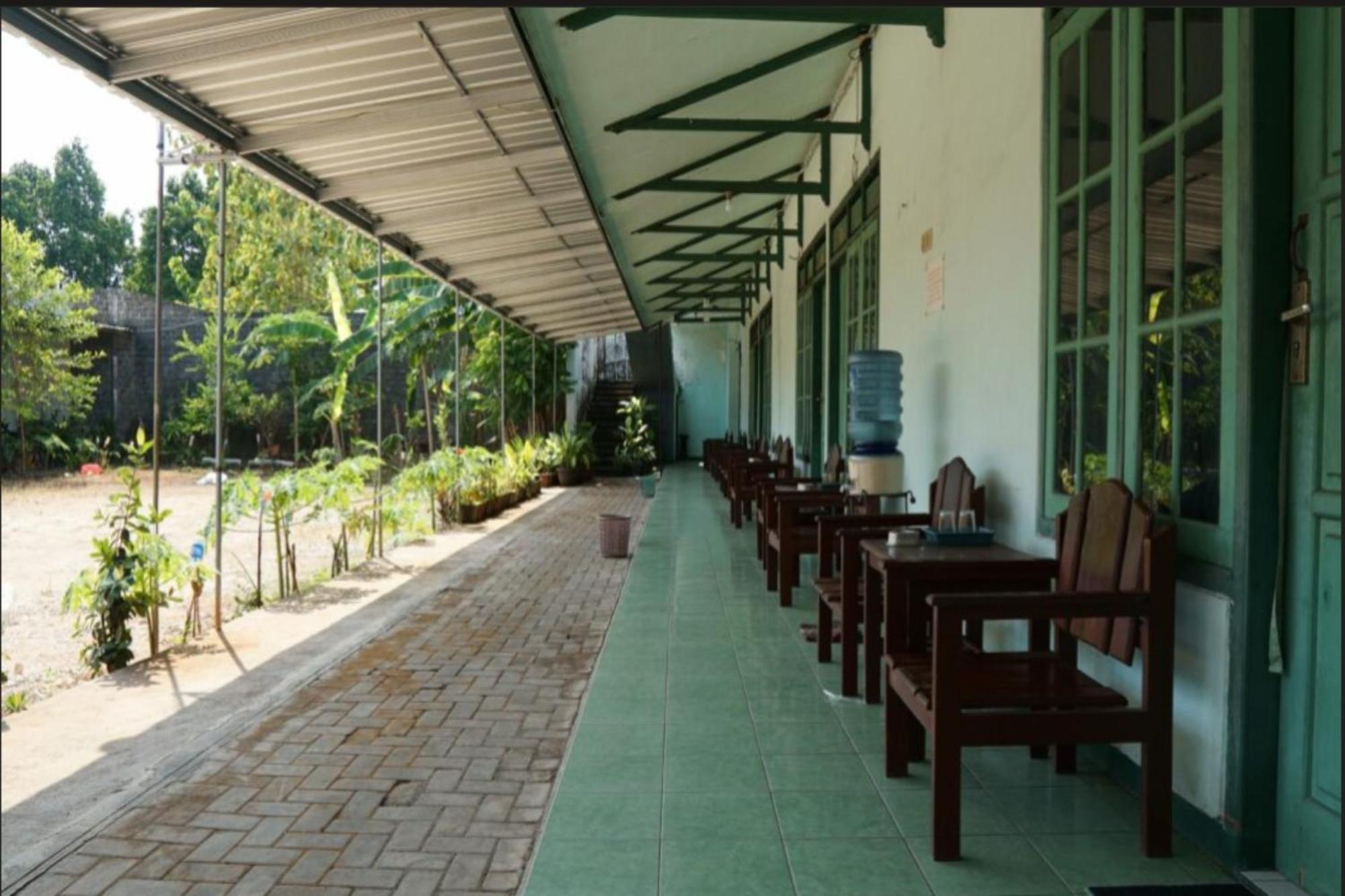 Spot On 93611 Kost Pak Suyatno Syariah 2 Hotel Ponorogo Exterior photo
