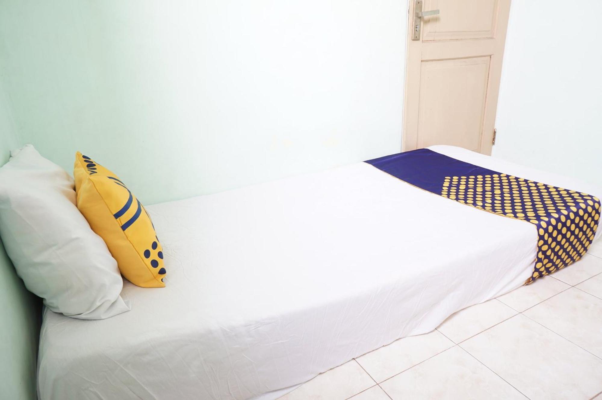 Spot On 93611 Kost Pak Suyatno Syariah 2 Hotel Ponorogo Exterior photo